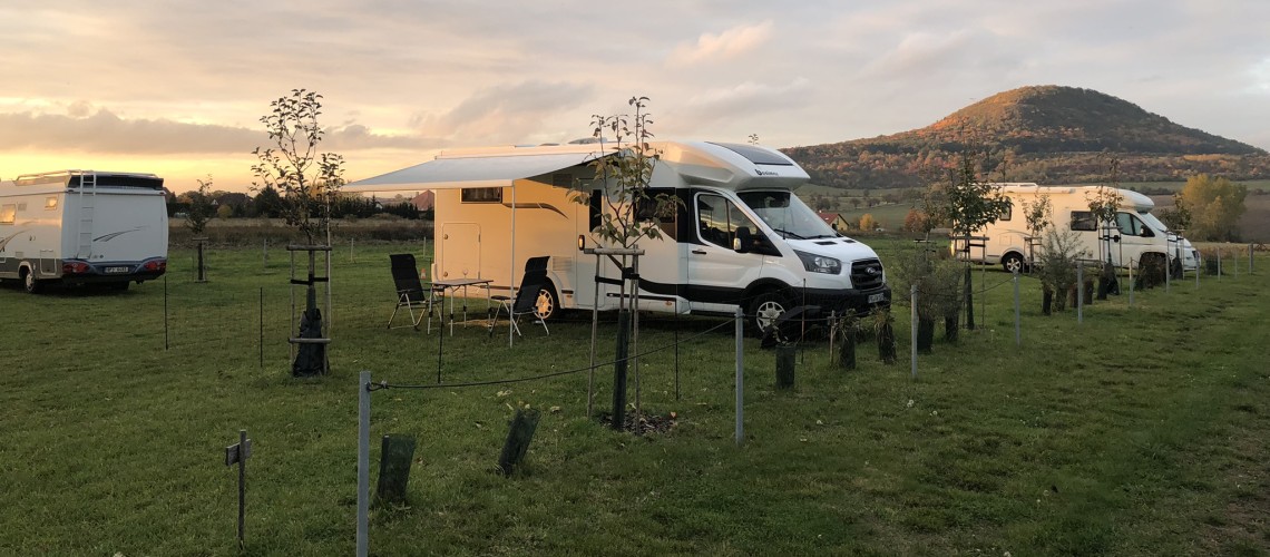 Stellplatz Říp - Mnetěš (1).JPEG